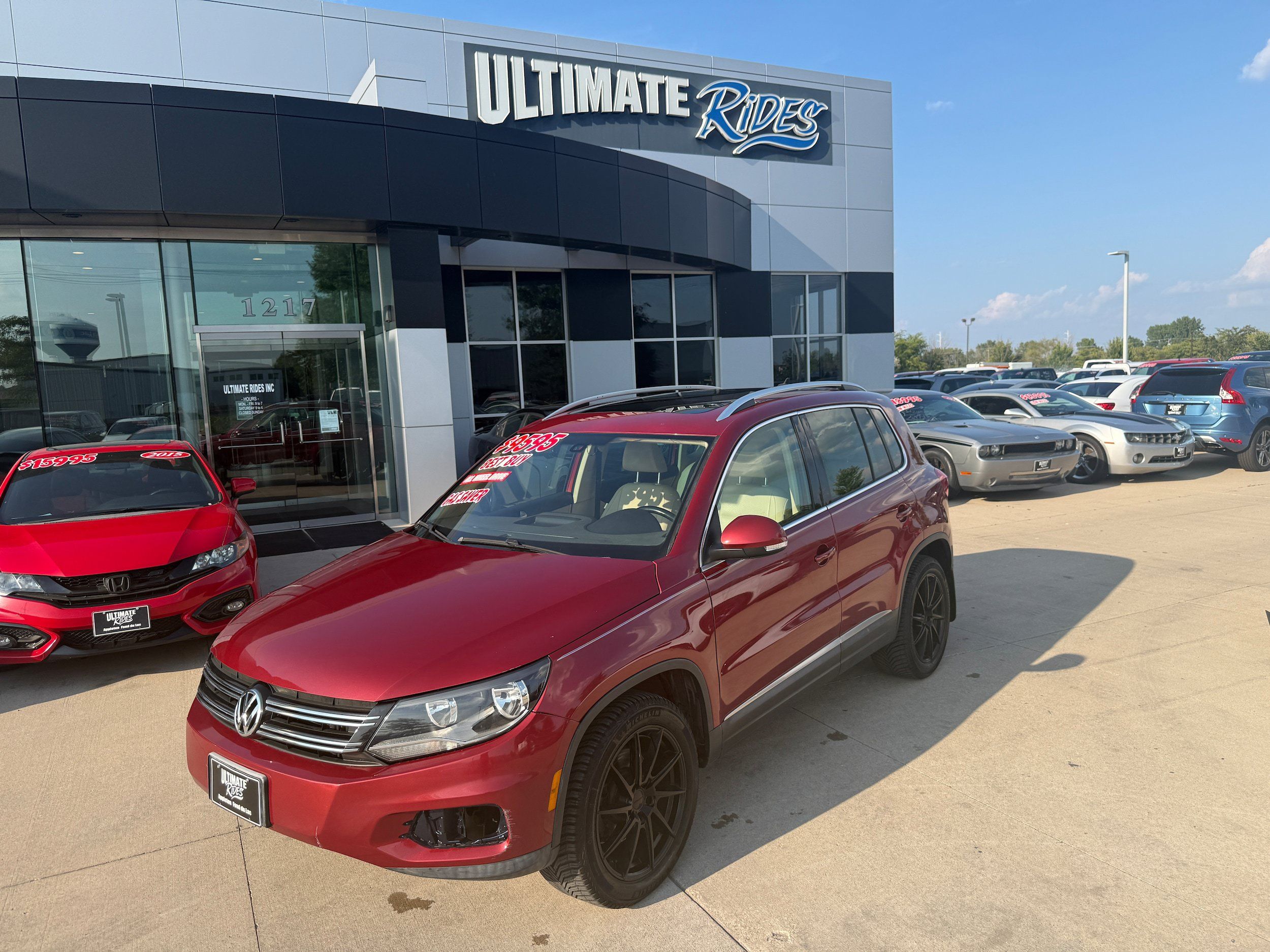 Used 2016 Volkswagen Tiguan SE AWD/4WD image 1