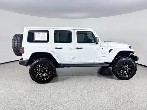 Used 2023 Jeep Wrangler Unlimited Sahara w/ Cold Weather Group AWD/4WD image 8