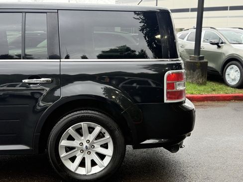 Used 2011 Ford Flex SEL image 10