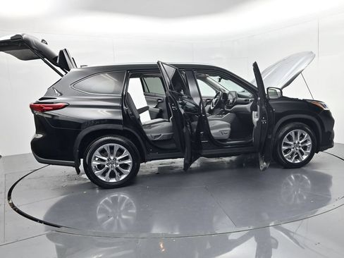 Used 2023 Toyota Highlander Limited AWD/4WD image 61