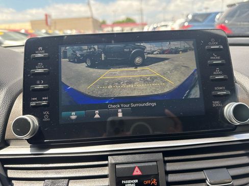 Used 2018 Honda Accord Sport image 19