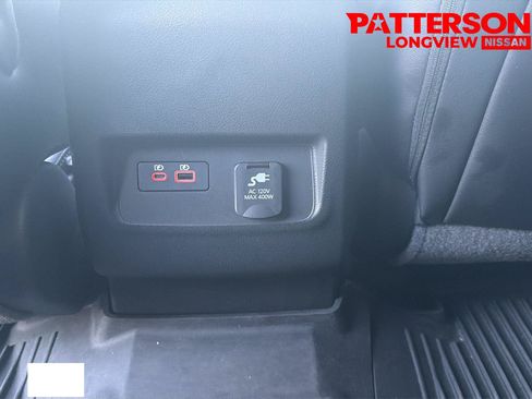 Used 2024 Nissan Frontier SL w/ Technology Package RWD image 11
