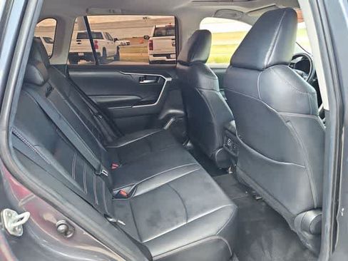 Used 2021 Toyota RAV4 XLE Premium FWD image 18