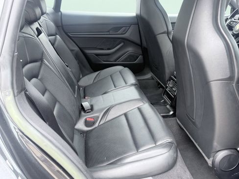 Used 2023 Porsche Taycan image 19