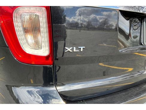 Used 2013 Ford Explorer XLT image 8