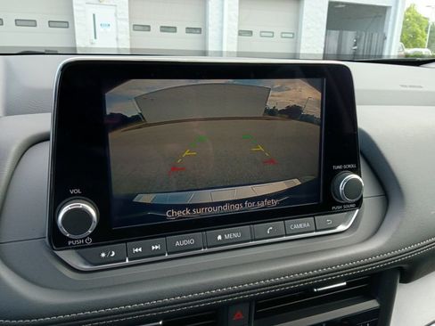 Used 2025 Nissan Rogue SV w/ SV Premium Package FWD image 19