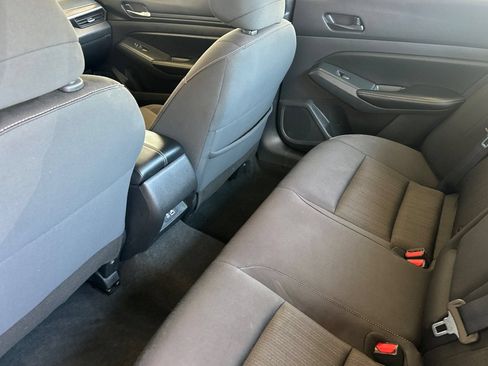 Used 2025 Nissan Altima 2.5 SV FWD image 13