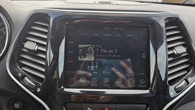 Used 2019 Jeep Cherokee Limited AWD/4WD image 18
