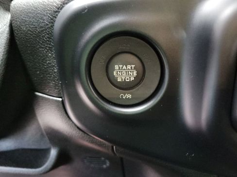 Used 2019 Jeep Wrangler Sport image 27