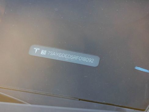 Used 2024 Tesla Model Y 2WD image 28