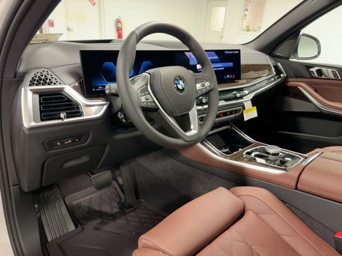 New 2026 BMW X5 sDrive40i image 4
