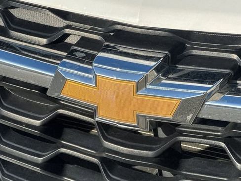 Used 2025 Chevrolet Trax LT w/ LT Convenience Package image 43