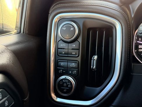 Used 2019 GMC Sierra 1500 SLT w/ SLT Premium Plus Package AWD/4WD image 19