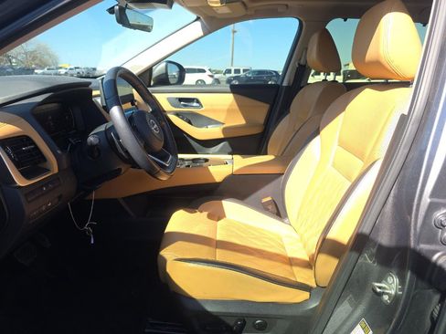 Used 2023 Nissan Rogue Platinum w/ Platinum Premium Package image 6