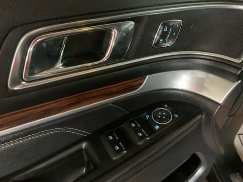 Used 2019 Ford Explorer Limited w/ Class III Trailer Tow Package AWD/4WD image 18