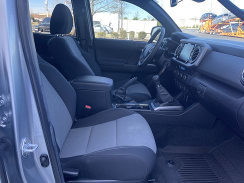 Used 2023 Toyota Tacoma TRD Sport image 31