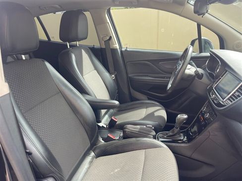 Used 2020 Buick Encore Preferred w/ Safety Package FWD image 17