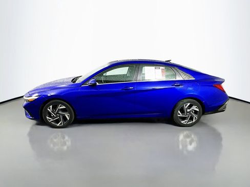 Used 2025 Hyundai Elantra SEL FWD image 5