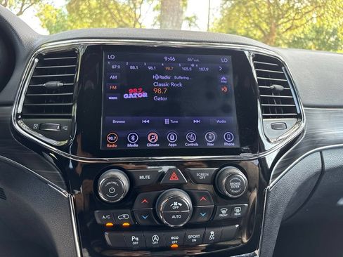 Used 2019 Jeep Grand Cherokee Limited w/ Luxury Group II RWD image 34
