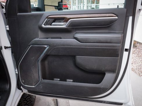 Used 2024 GMC Sierra 3500 SLE w/ SLE Convenience Package image 25