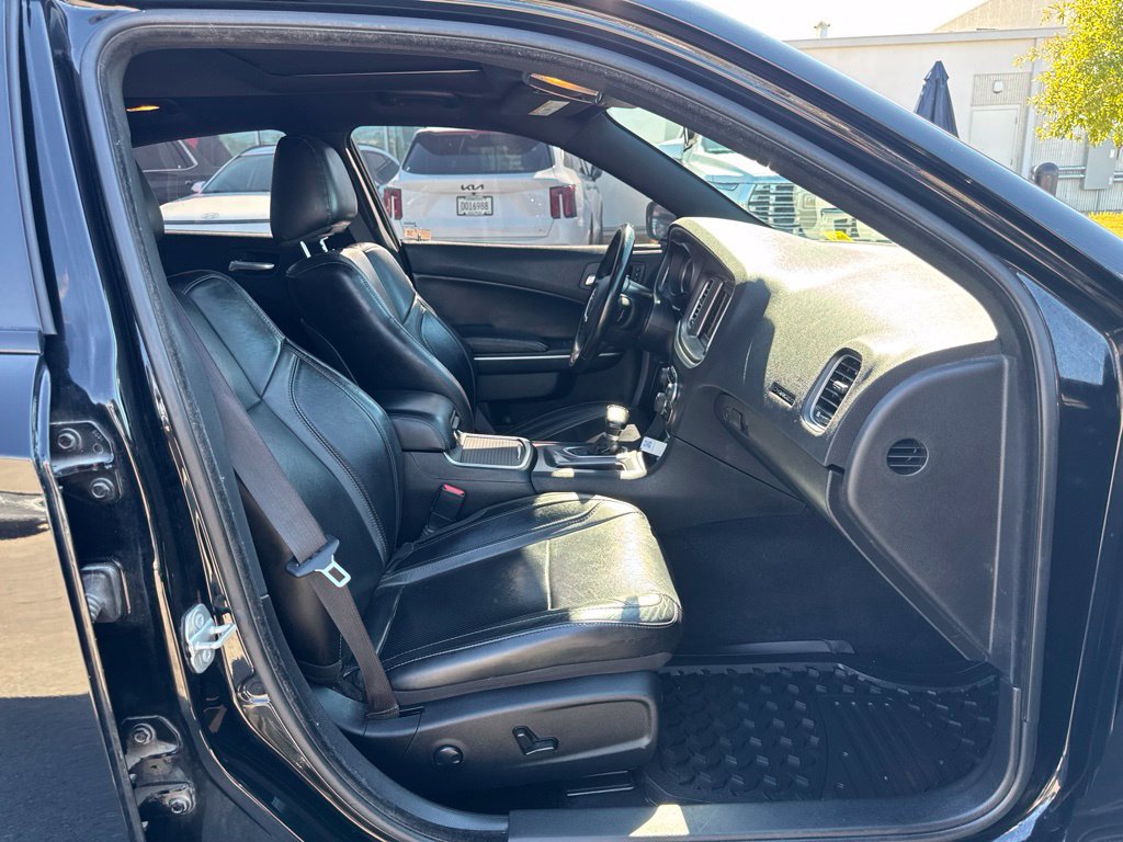 Used 2022 Dodge Charger SXT w/ Leather Interior Group RWD image 14