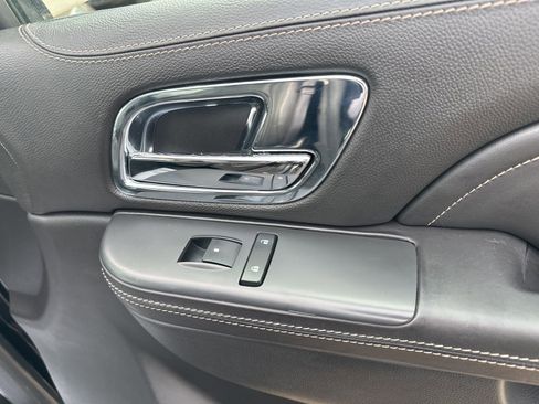 Used 2014 Cadillac Escalade ESV Platinum image 50