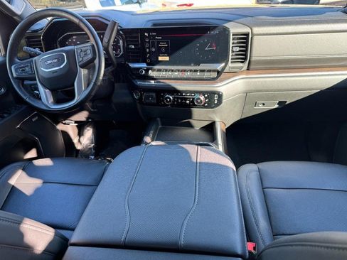 Used 2024 GMC Sierra 2500 SLT w/ SLT Premium Package image 11