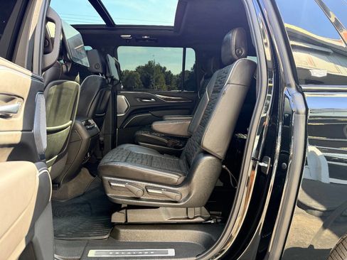 Used 2024 Cadillac Escalade ESV Sport Platinum w/ LPO, ONYX Package AWD/4WD image 34
