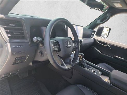 Used 2026 Lexus GX 550 w/ Accessory Package (31) AWD/4WD image 10