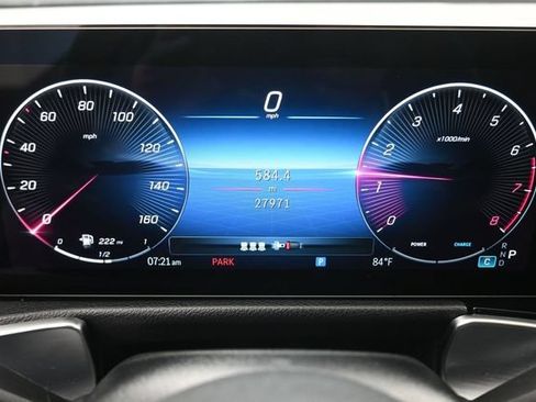 Used 2024 Mercedes-Benz GLB 250 4MATIC image 32