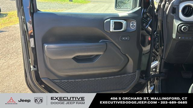 Used 2024 Jeep Wrangler Unlimited w/ Convenience Group AWD/4WD image 9