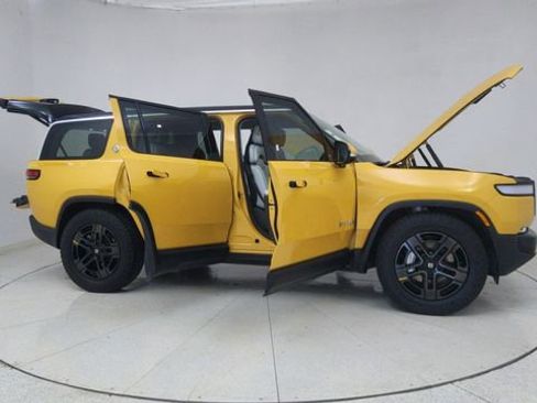 Used 2024 Rivian R1S Adventure image 74