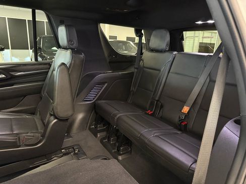 Used 2021 GMC Yukon Denali w/ Denali Premium Package image 25