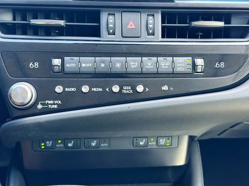 Used 2024 Lexus ES 350 w/ Premium Package image 34