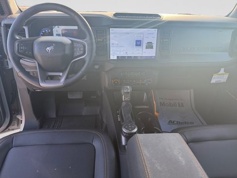 Used 2024 Ford Bronco Badlands AWD/4WD image 17
