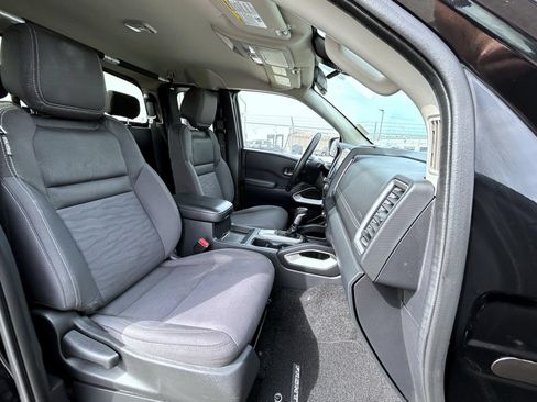 Used 2022 Nissan Frontier SV AWD/4WD image 16