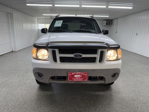 Used 2001 Ford Explorer Sport Trac 4x4 image 2