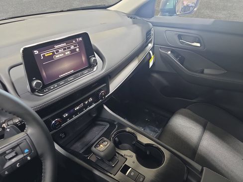 New 2026 Nissan Rogue SV FWD image 25