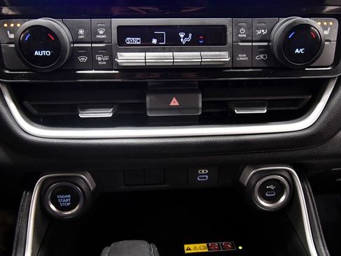 Used 2024 Toyota Grand Highlander XLE image 26