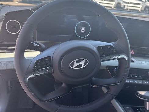 New 2025 Hyundai Elantra Limited image 10