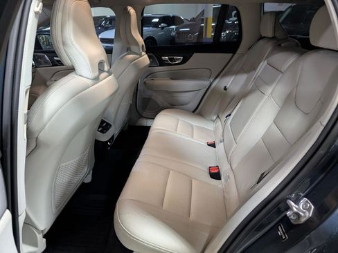 Used 2019 Volvo V60 T6 Inscription image 12