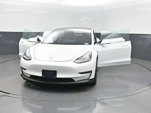 Used 2019 Tesla Model 3 Standard Range Plus RWD image 31