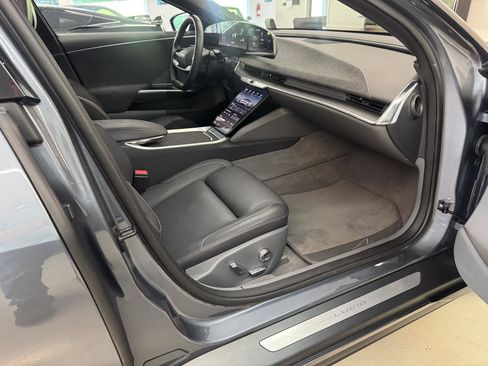 Used 2024 Lucid Air Touring AWD/4WD image 3
