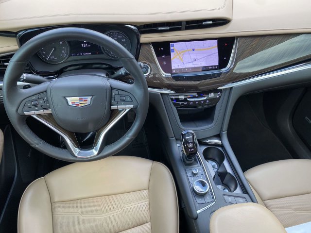 Used 2024 Cadillac XT6 Premium Luxury w/ Platinum Package FWD image 10