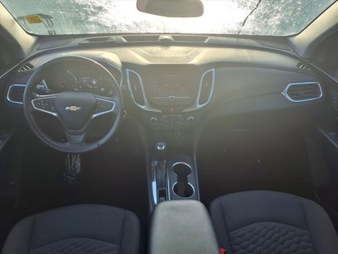 Used 2021 Chevrolet Equinox LT image 3
