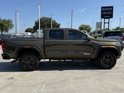 Used 2025 GMC Canyon Elevation w/ Convenience Package RWD image 3