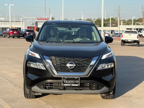 Certified 2023 Nissan Rogue SV image 4