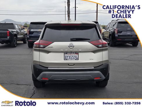 Used 2021 Nissan Rogue SL w/ Premium Package image 6