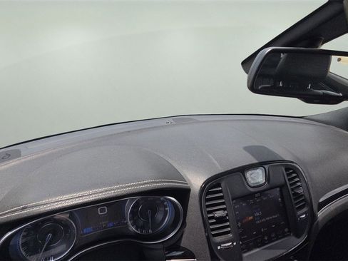 Used 2021 Chrysler 300 S image 6