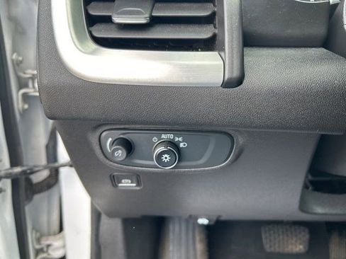 Used 2020 GMC Terrain SLE w/ Driver Convenience Package image 19